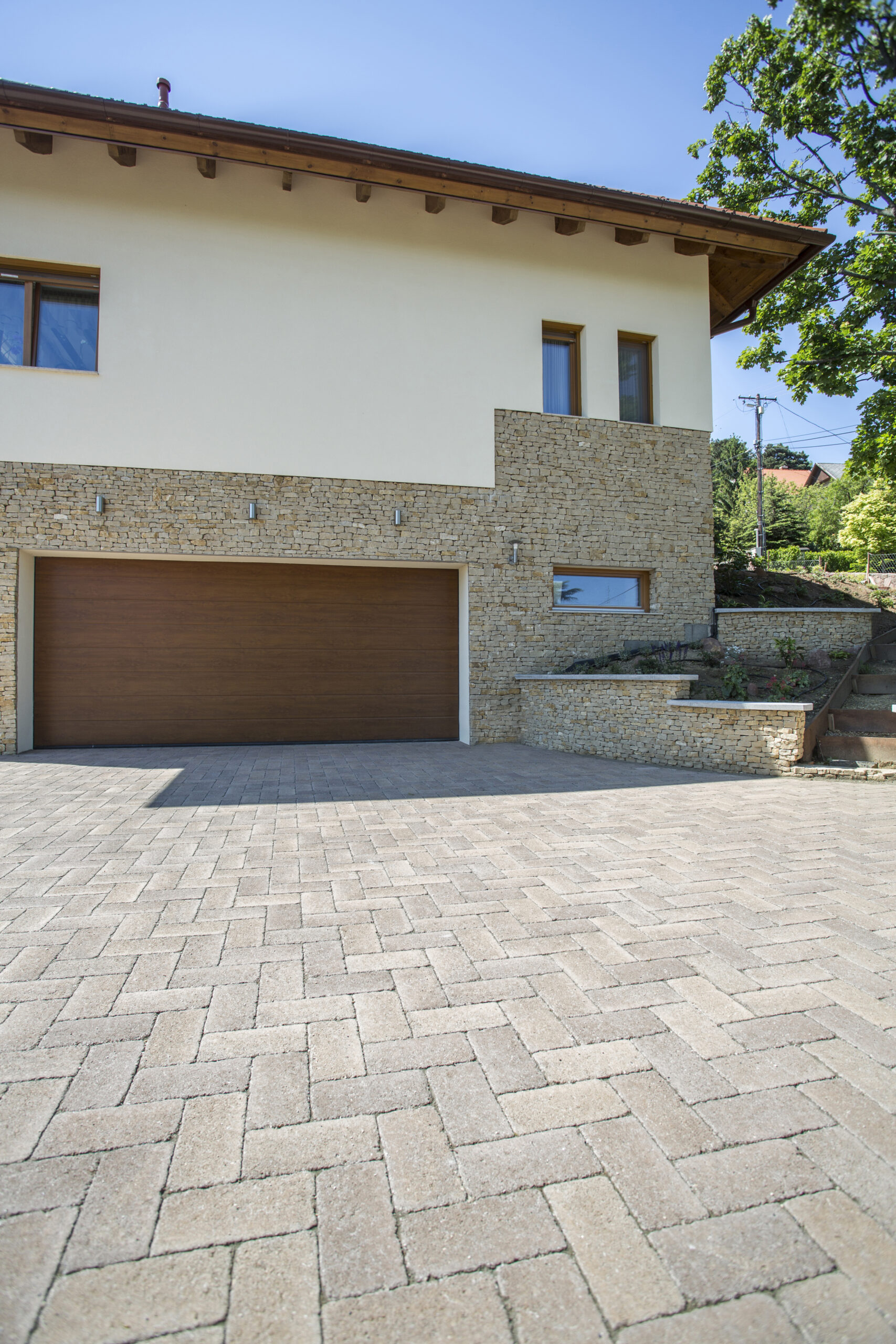 Patio agyagbarna térkő és falazókő