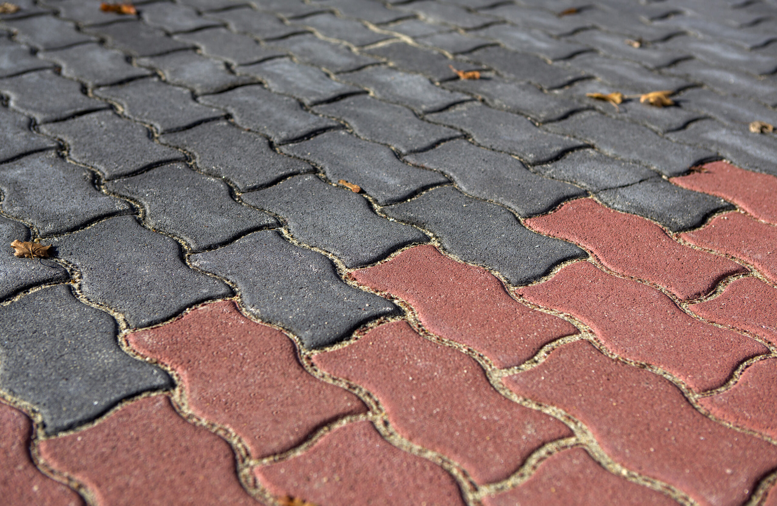 Serpentino térkő antracit-piros