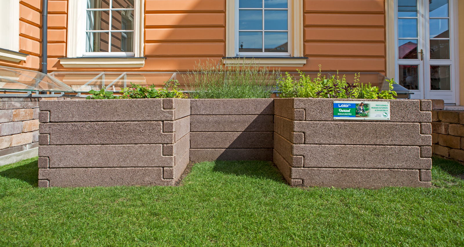 Magaságyás U alakzat - Image 2