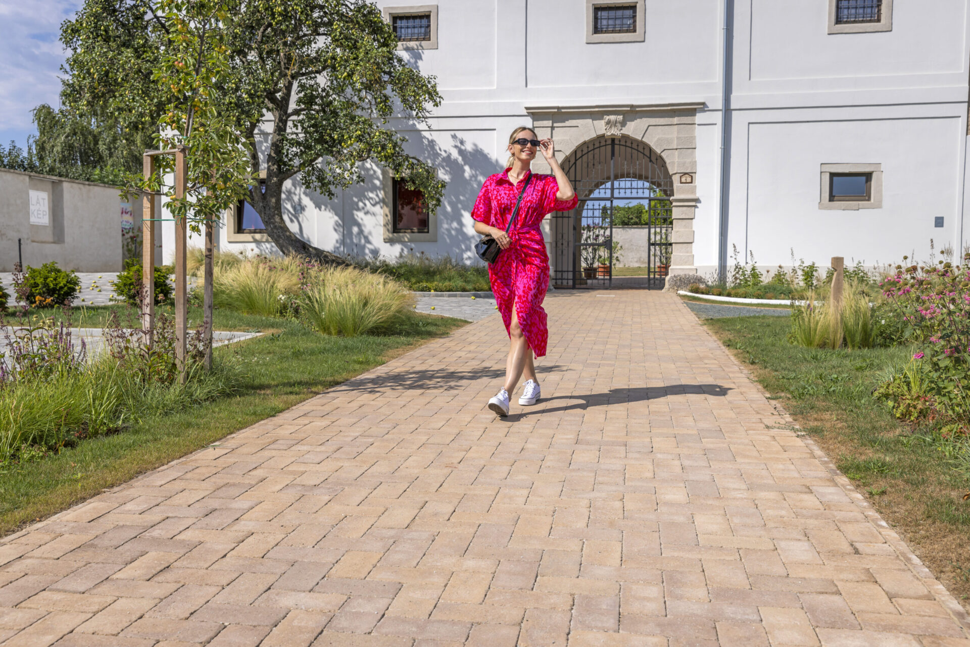 Patio sárga-barna, Castrum